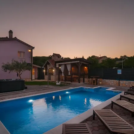 Semesterbostad Beautiful In With Wifi Hrvace