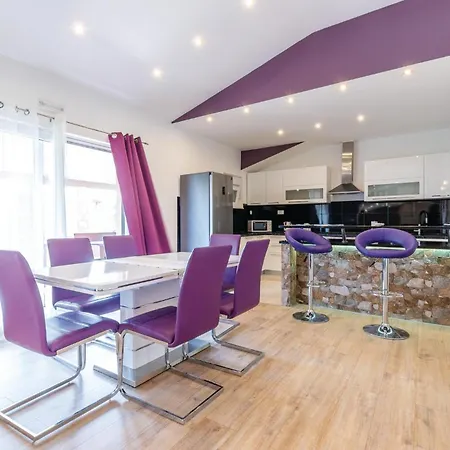 Beautiful In With Wifi Hrvace