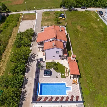 Semesterbostad Beautiful In With Wifi